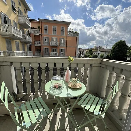 Charming Tuscan Home With Pool Near Lucca Dom wakacyjny